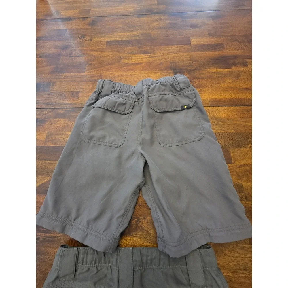 '2' Boy Scouts of America Shorts Size Youth Medium Green.       sku 90